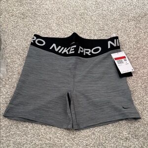 NWT Nike Pro 365 5” Shorts